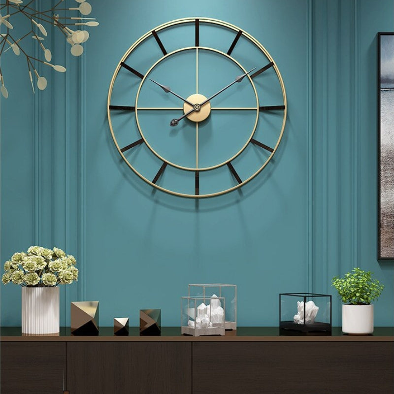 Large Gold Wall Clock – Minimalist Metal Timepiece