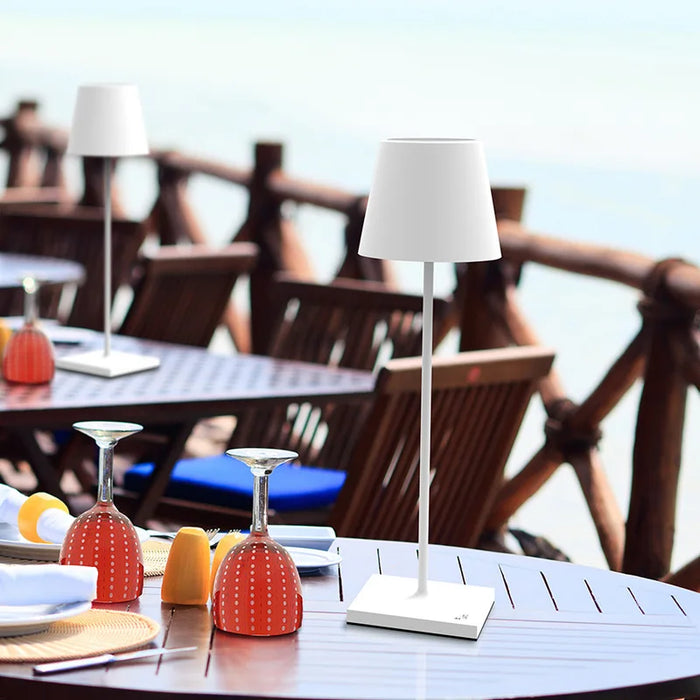 Modern Colourful Table Lamp – Rechargeable LED Lighting in Contemporary Hues