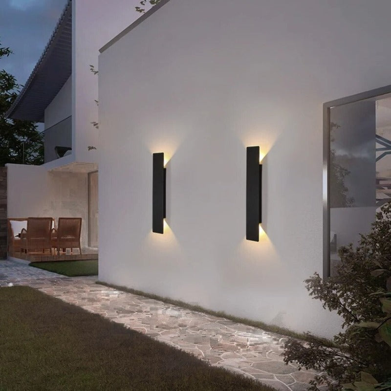 Modern Vertical Outdoor Wall Light – Black LED Facade Fixture